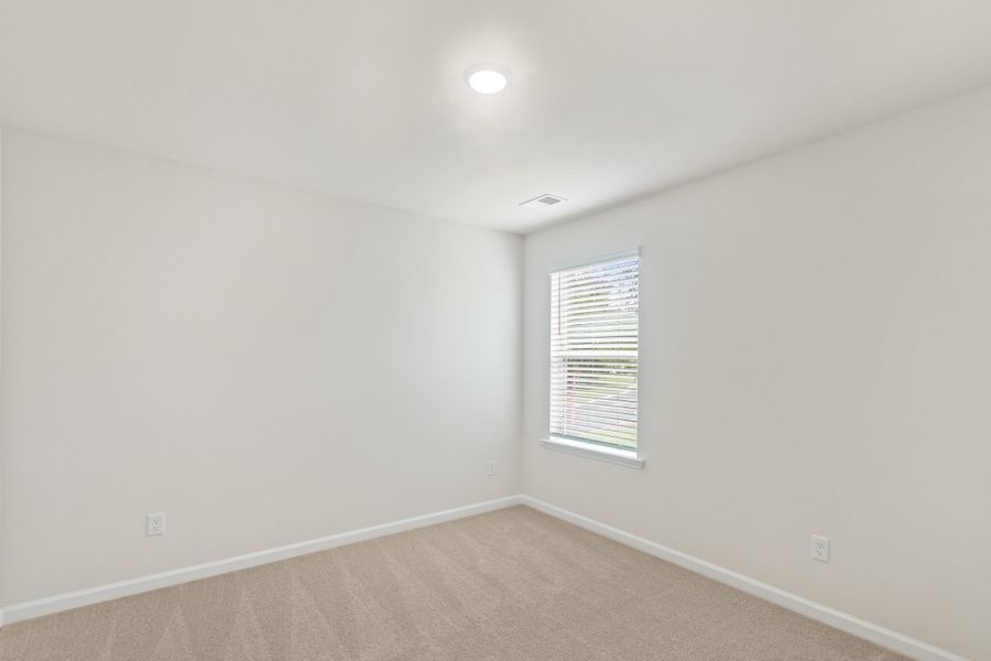 Spacious, unfurnished interior of a new home in Halton Oaks, Spartanburg (Image 17).