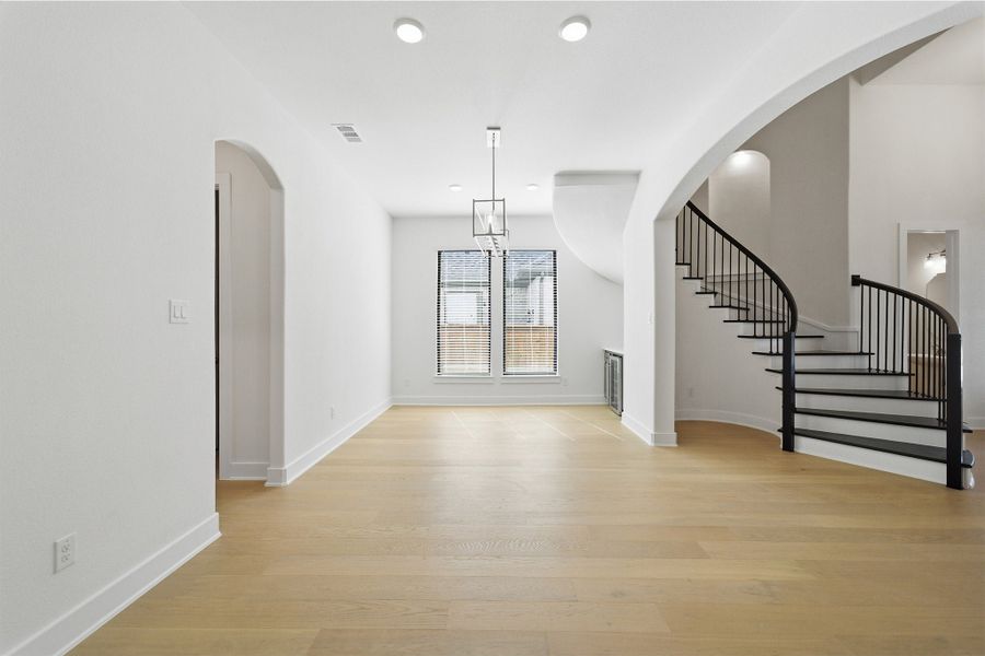 Spacious, unfurnished interior of a new home in Sonoma Verde, Rockwall (Image 65).