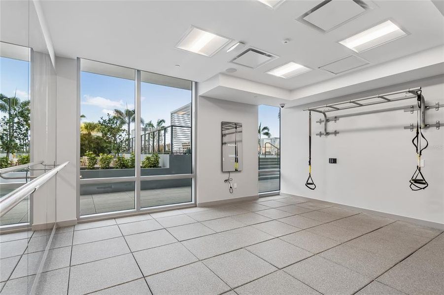 Spacious, unfurnished interior of a new home in , St. Petersburg (Image 51).