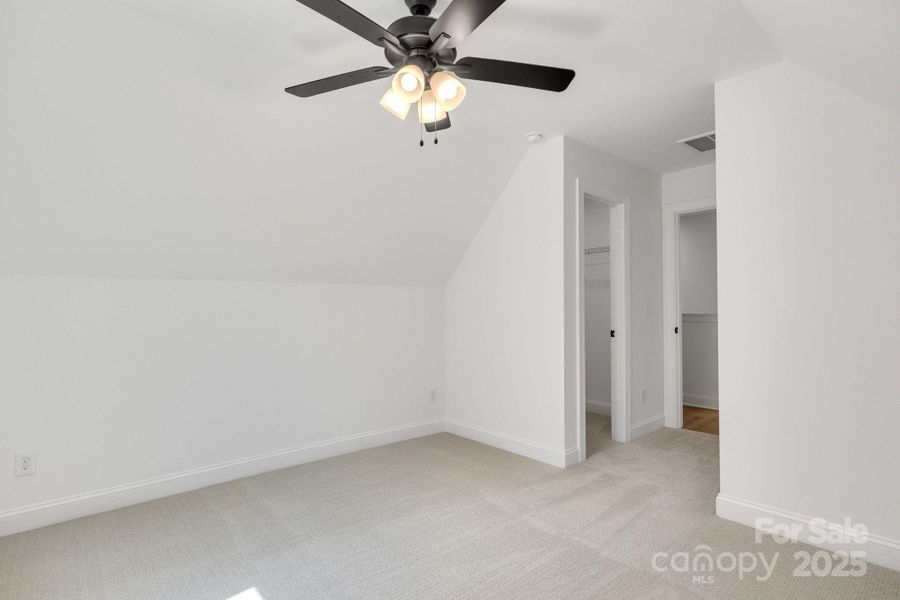 Spacious, unfurnished interior of a new home in , Harrisburg (Image 12).