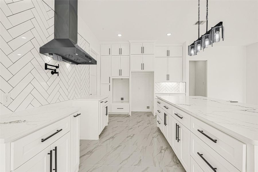 Furnished interior view inside a new home in , Rosharon (Image 8).