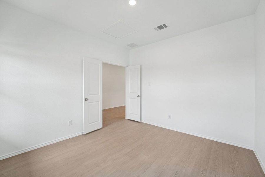 Spacious, unfurnished interior of a new home in Clayton Ranch, Copperas Cove (Image 36).