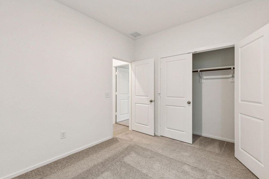 Spacious, unfurnished interior of a new home in Mavera, Conroe (Image 16).