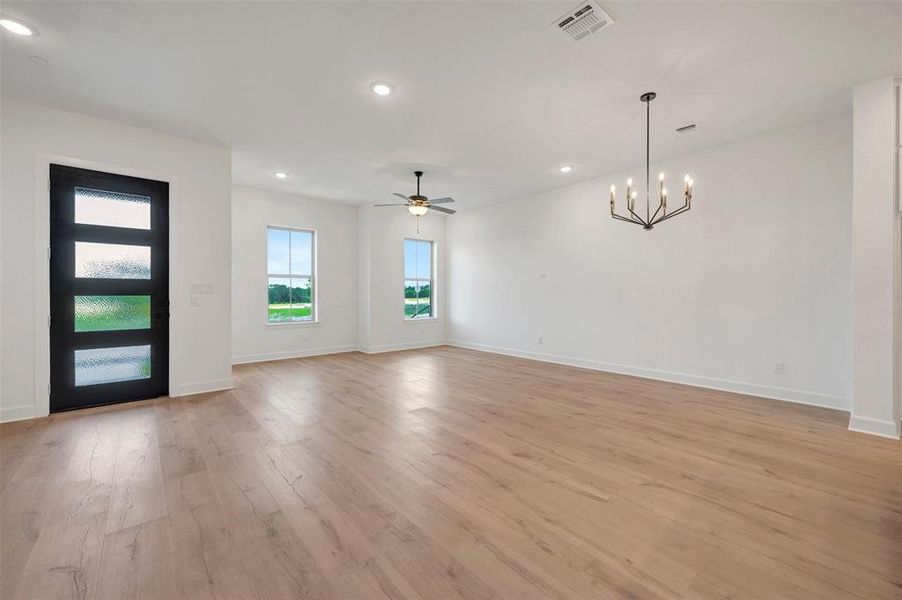 Spacious, unfurnished interior of a new home in Ridgeline Towns, McKinney (Image 27). Spacious, unfurnished interior of a new home in Ridgeline Towns, McKinney (Image 27).