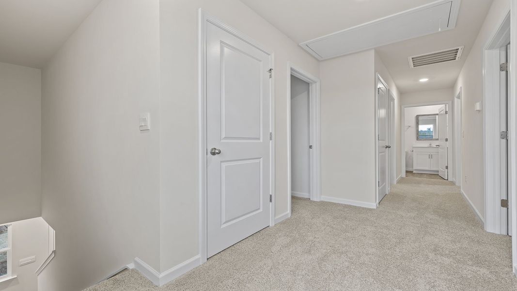 Spacious, unfurnished interior of a new home in Durbin Meadows, Fountain Inn (Image 18).