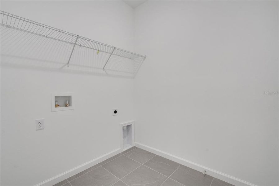 Spacious, unfurnished interior of a new home in , Deland (Image 15).