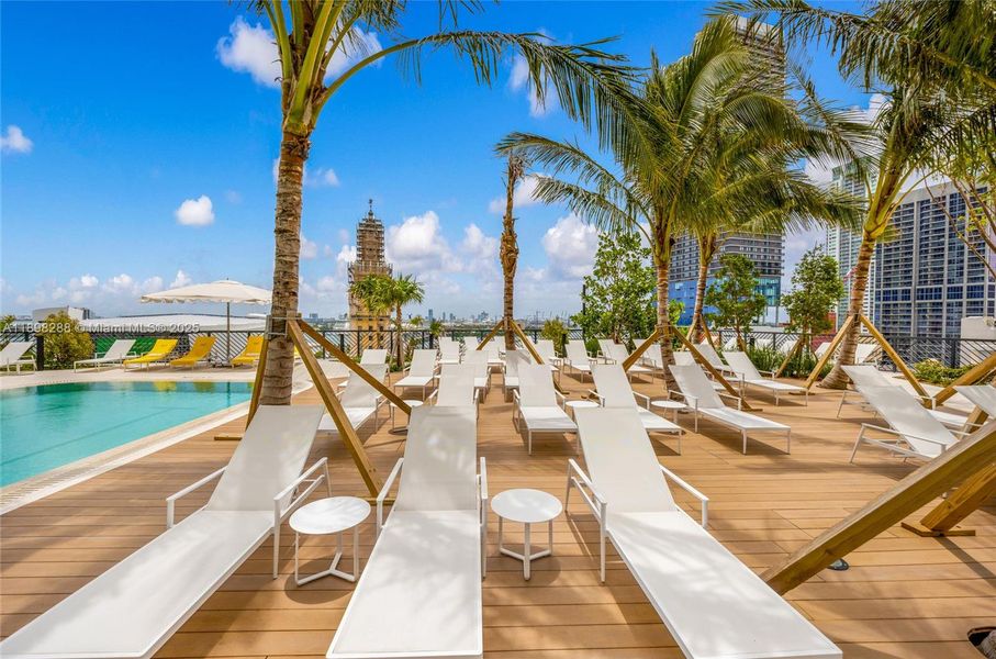 Community amenities in , Miami (Image 53).