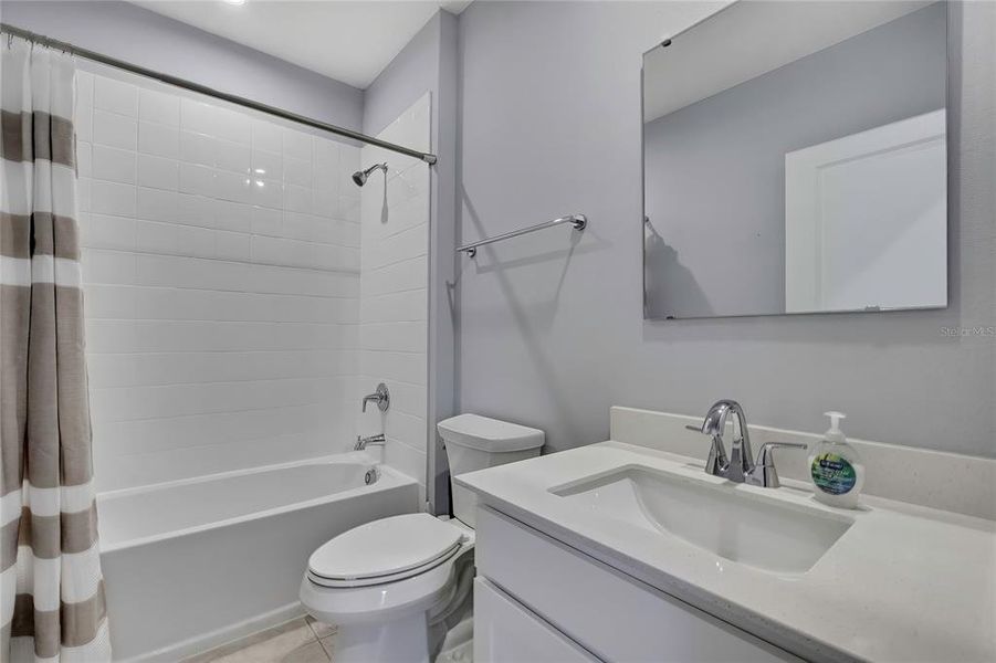 Furnished interior view inside a new home in , Sumterville (Image 15).