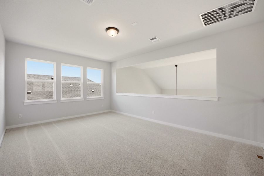 Spacious, unfurnished interior of a new home in Heritage, Dripping Springs (Image 32).