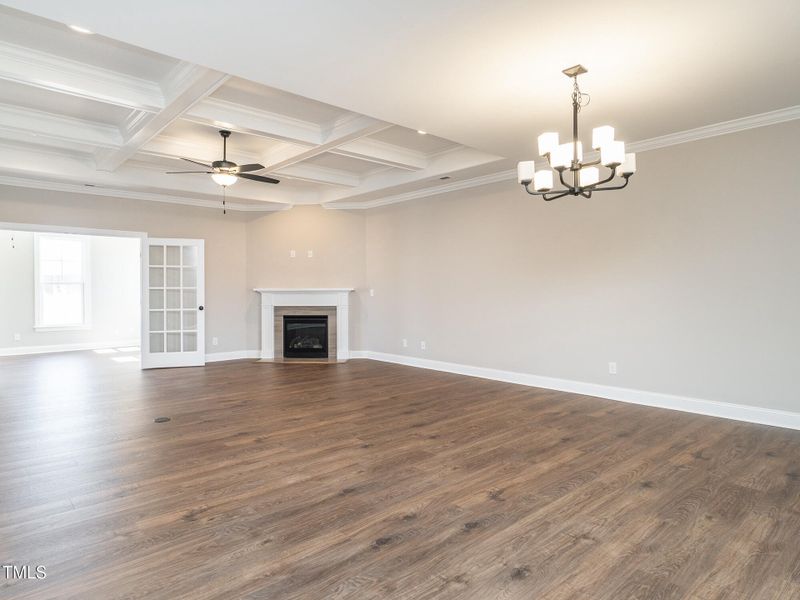 04 2374_WhelenDr DiningLiving