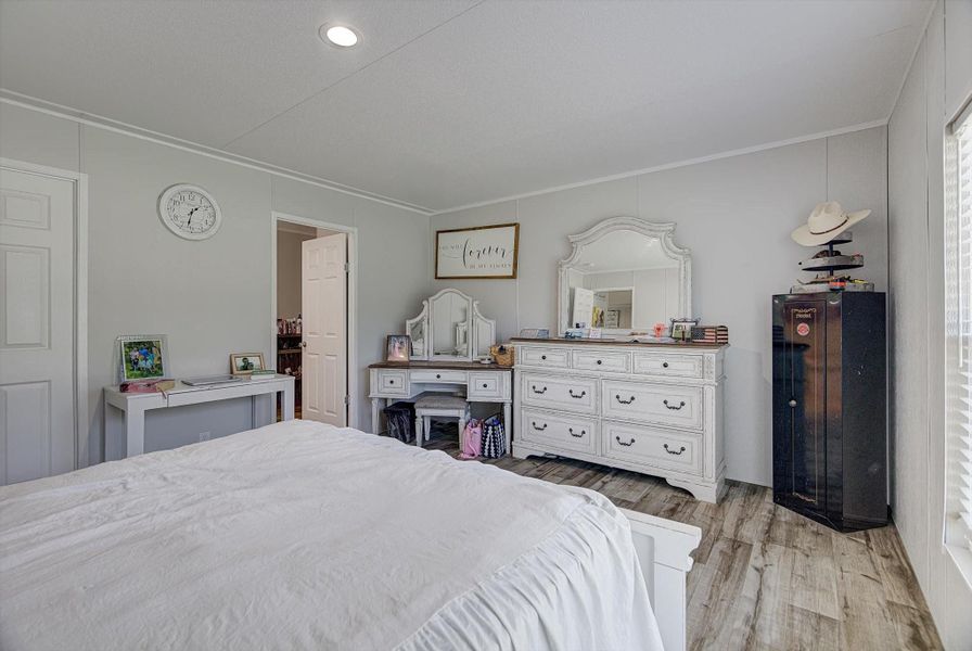 Furnished interior view inside a new home in , Cleveland (Image 5).