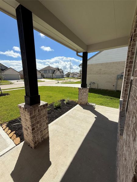 Exterior details and patio area of a home in Huntington Place, Rosharon (Image 19). Exterior details and patio area of a home in Huntington Place, Rosharon (Image 19).