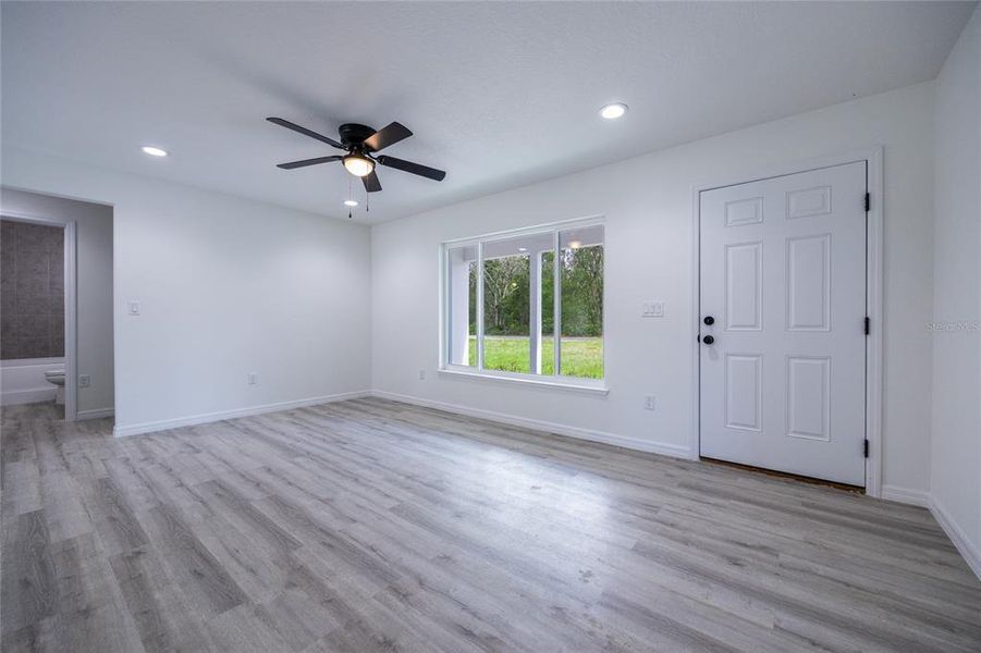 Spacious, unfurnished interior of a new home in , Ocklawaha (Image 30).