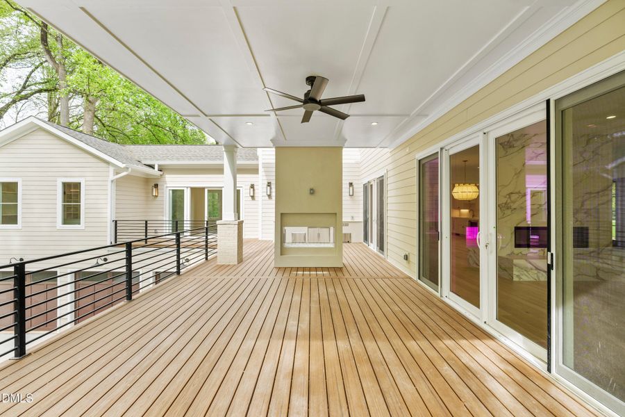 32 -2817 claremont rd, interior