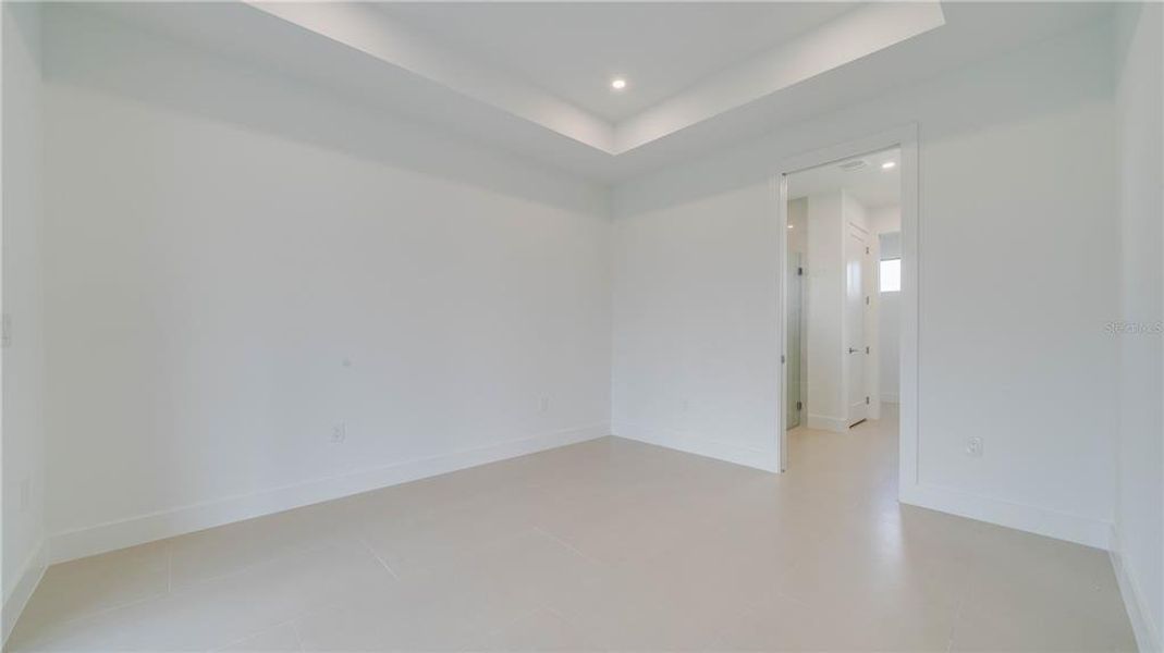 Spacious, unfurnished interior of a new home in , Lehigh Acres (Image 38).