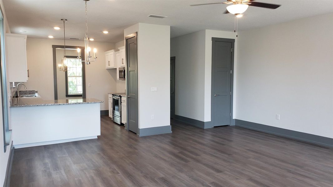 Representative unfurnished interior of a home built from the Plan 1808 by Adams Homes in Downtown Pensacola, Pensacola (Image 11).