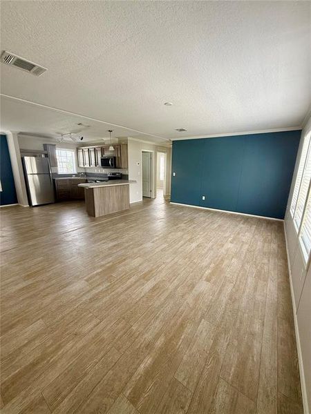 Spacious, unfurnished interior of a new home in , Zephyrhills (Image 16).