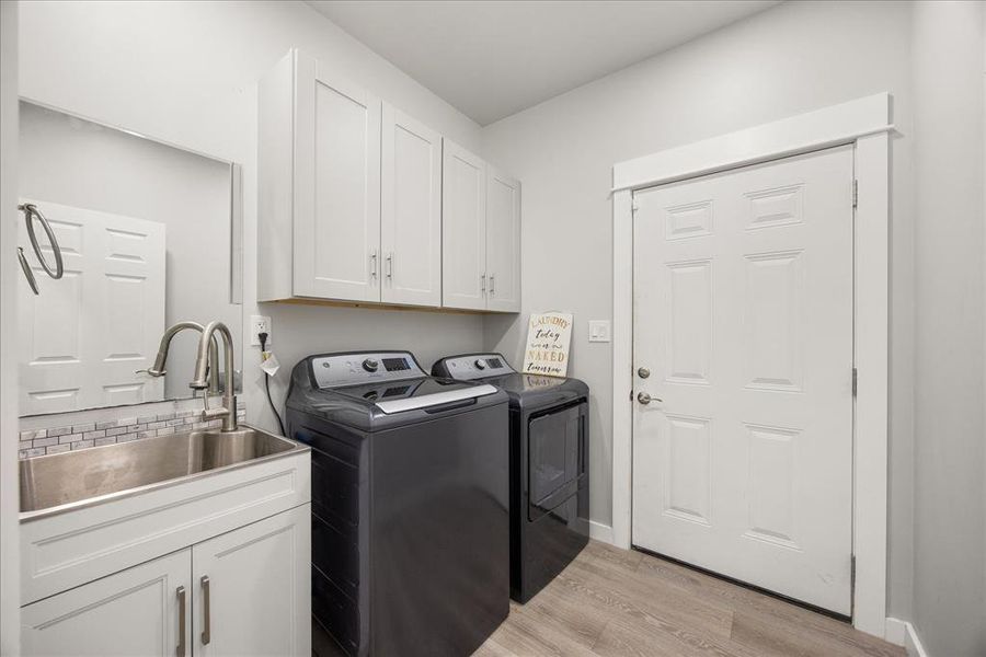 Furnished interior view inside a new home in , Granbury (Image 32).