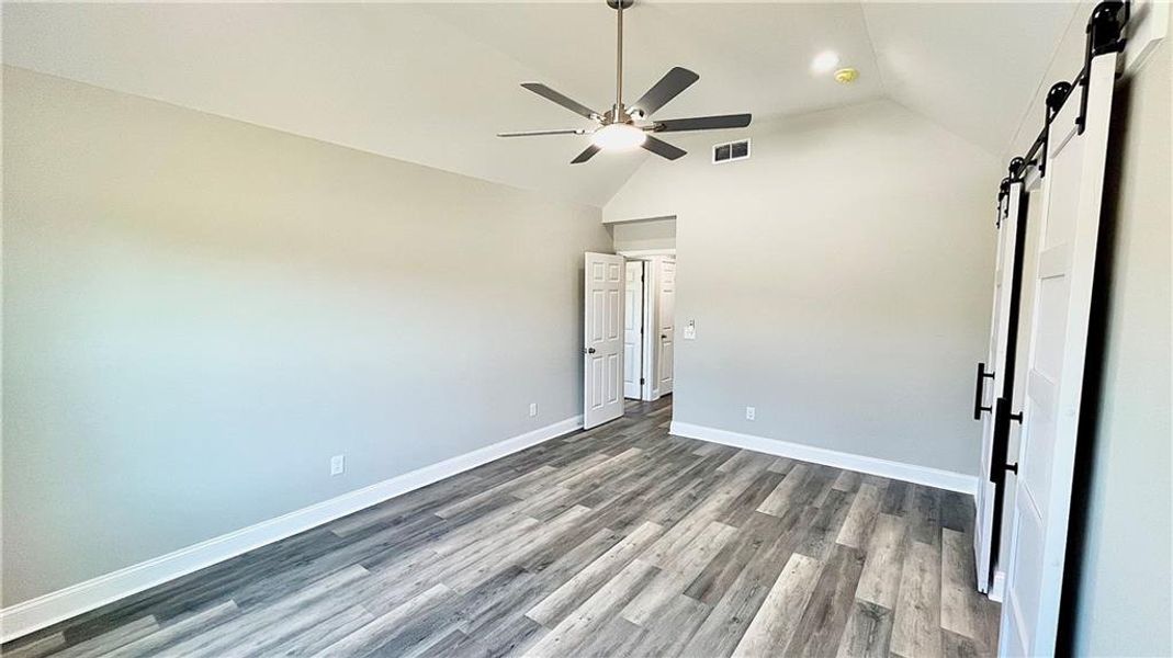 Spacious, unfurnished interior of a new home in , Griffin (Image 22).
