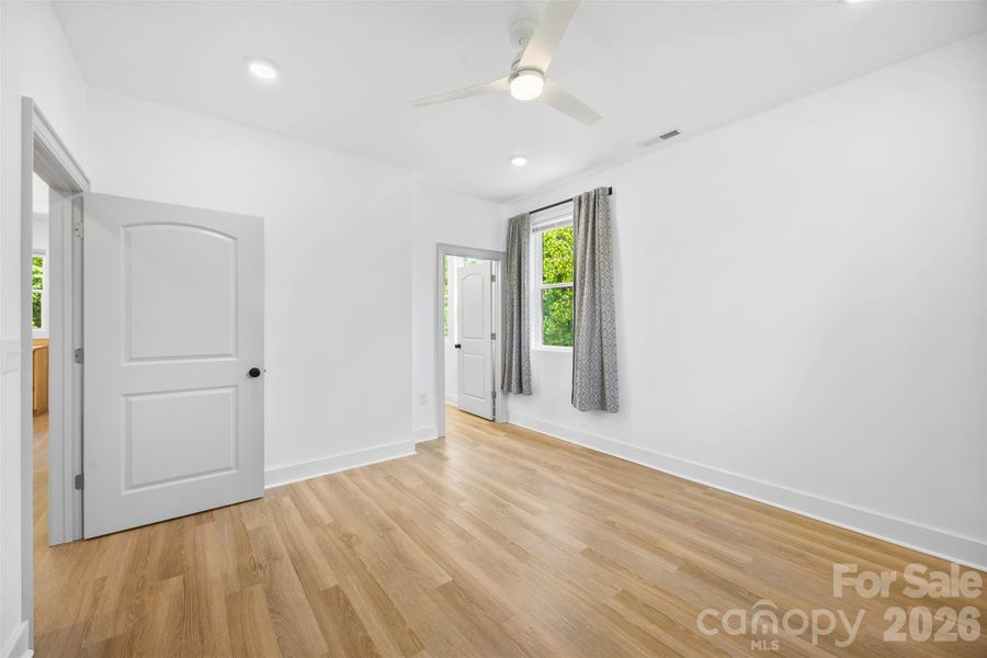 Spacious, unfurnished interior of a new home in , Dallas (Image 14). Spacious, unfurnished interior of a new home in , Dallas (Image 14).