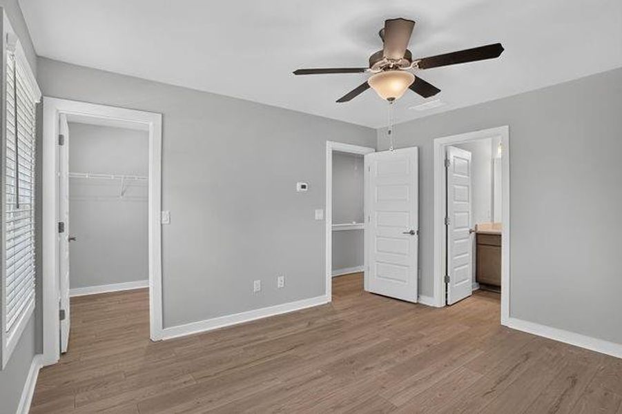 Spacious, unfurnished interior of a new home in The Cottages at East Lanier, Fayetteville (Image 9).