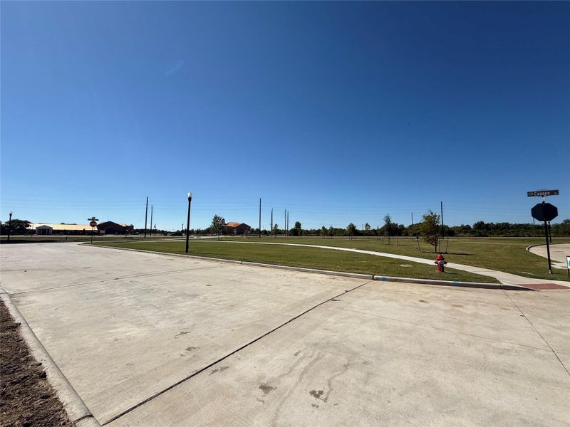 Home has no front neighbors and faces the future Town Center! Home has no front neighbors and faces the future Town Center!