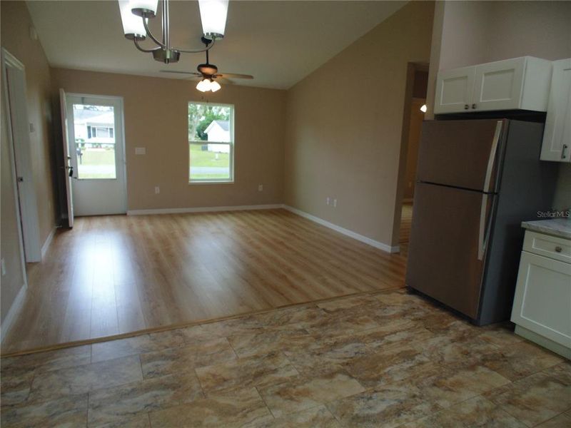 Spacious, unfurnished interior of a new home in , Ocala (Image 14).