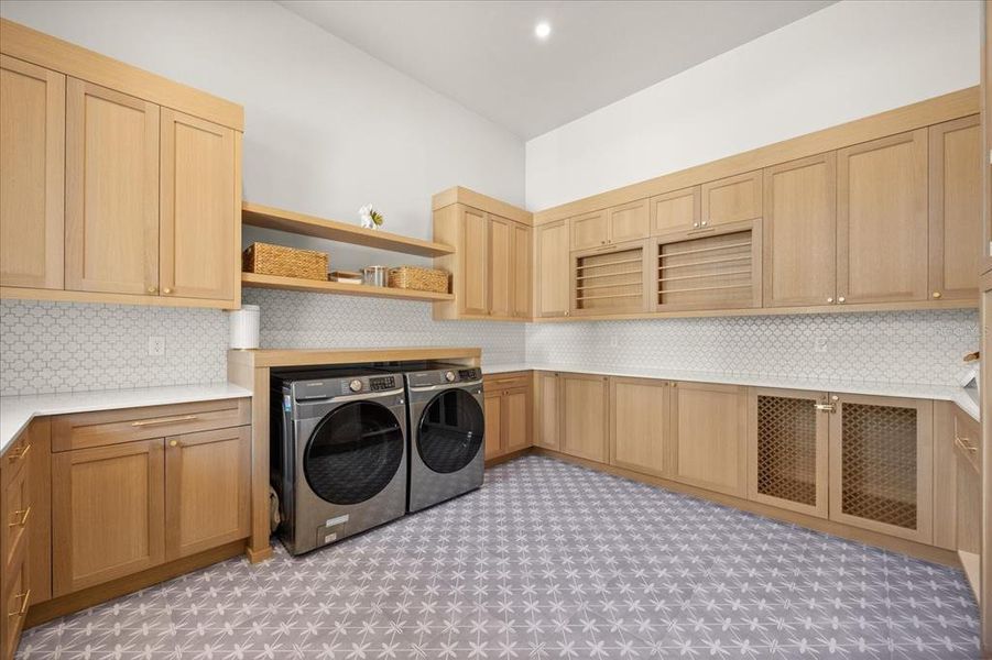 Furnished interior view inside a new home in , Gotha (Image 54).