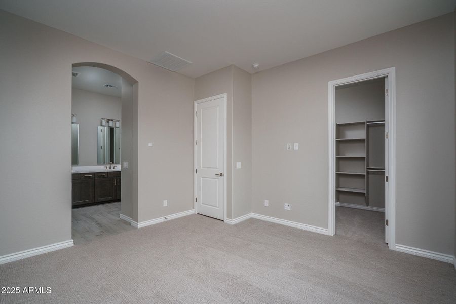 11) PRIMARY SUITE 11) PRIMARY SUITE