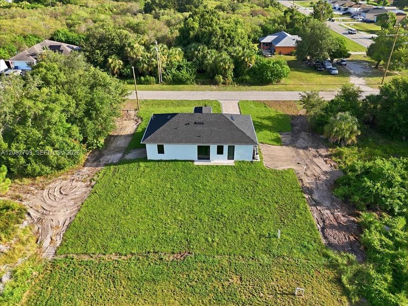 Exterior details and patio area of a home in , Lehigh Acres (Image 27).