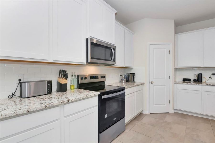 Furnished interior view inside a new home in Coddington, Bradenton (Image 17).