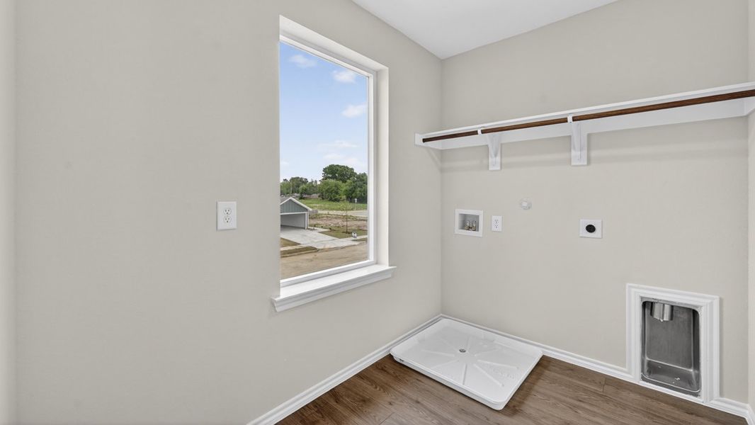 Spacious, unfurnished interior of a new home in Maplewood Meadows, Talty (Image 11).