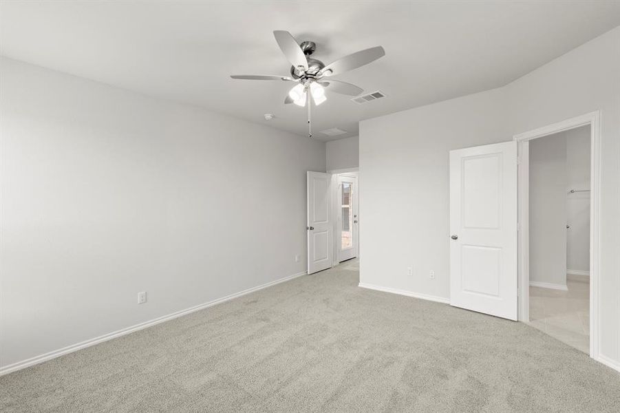 14. 2512 Russell - Primary (2)