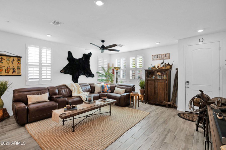 1917 Hampton 111 - 05Family Room