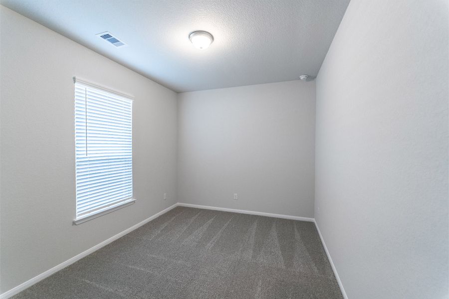 Spacious, unfurnished interior of a new home in Canterra Creek, Rosharon (Image 20).