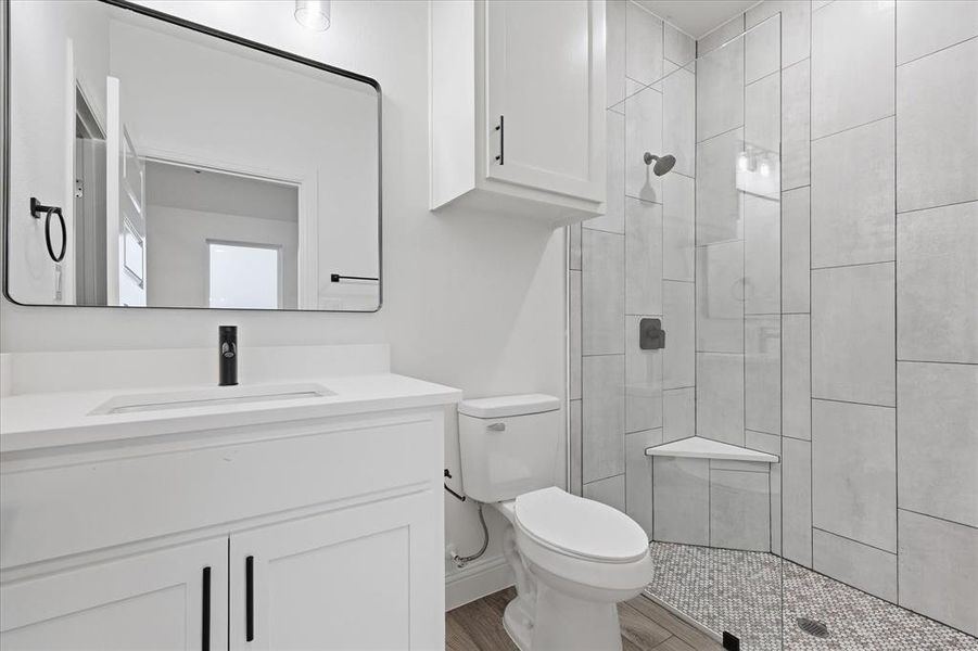 Furnished interior view inside a new home in , Sanger (Image 10).
