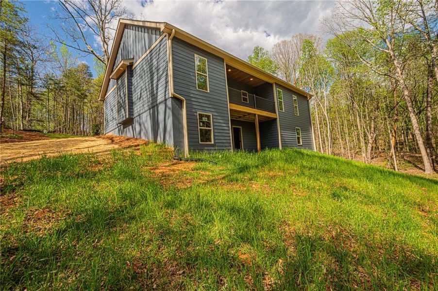 Exterior details and patio area of a home in , Murrayville (Image 42).