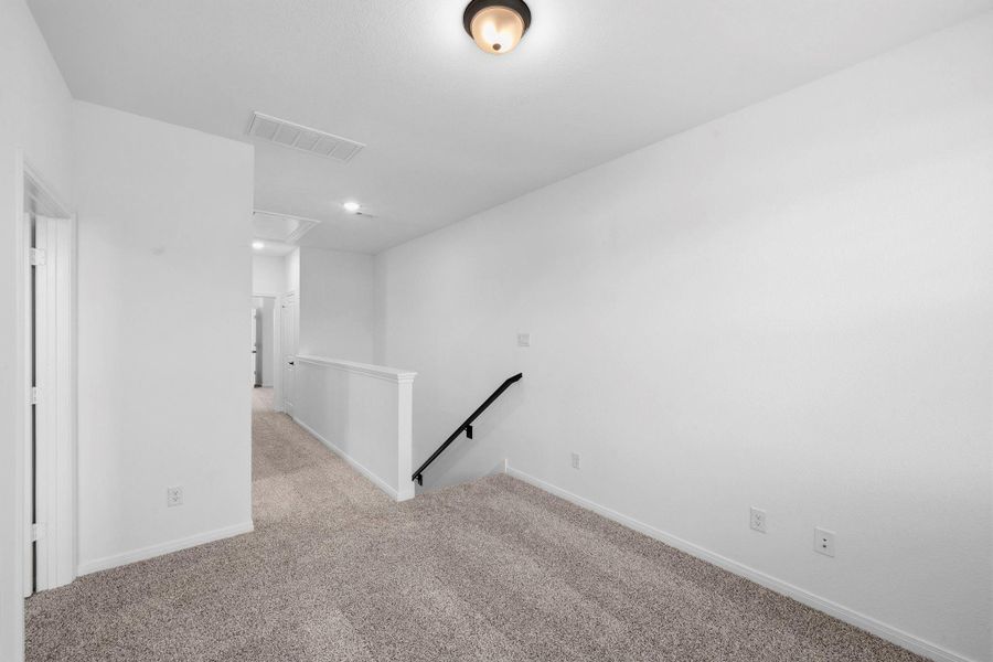 Spacious, unfurnished interior of a new home in Woodforest, Montgomery (Image 14).