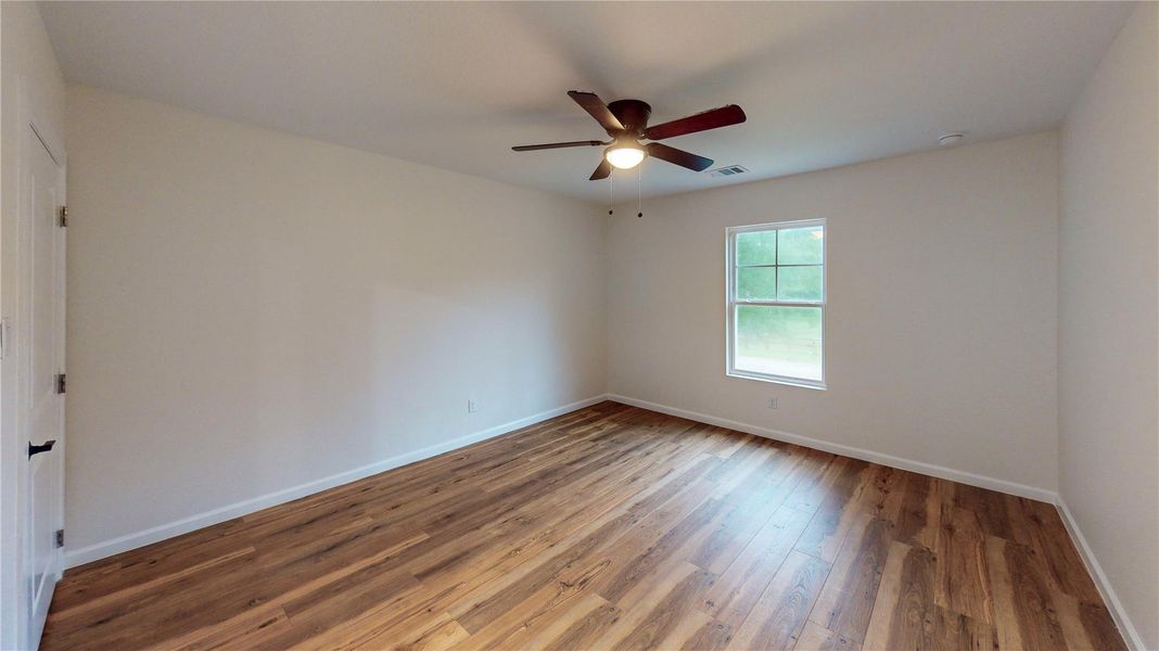 Spacious, unfurnished interior of a new home in , Cleveland (Image 9).