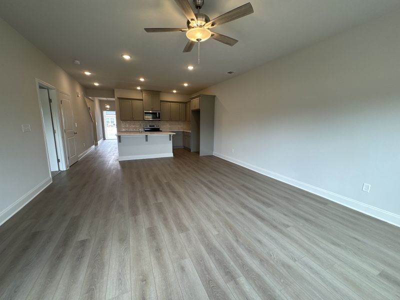Spacious, unfurnished interior of a new home in Windsor, North Augusta (Image 16).