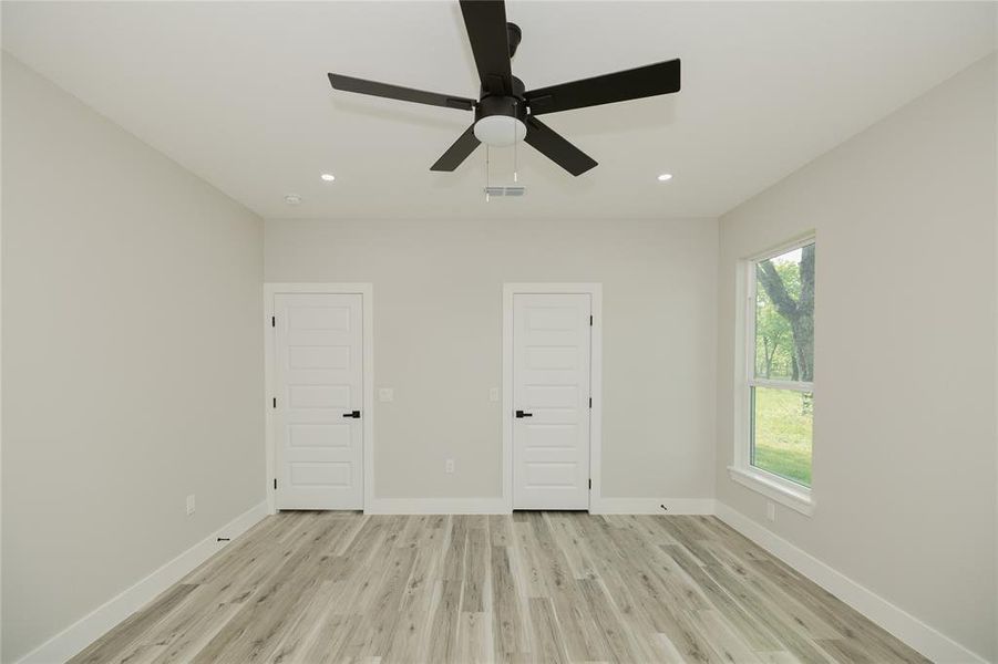Spacious, unfurnished interior of a new home in , Greenville (Image 22).