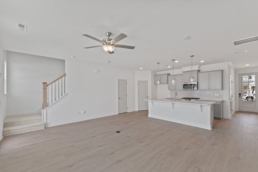 Representative unfurnished interior of a home built from the The Hemlock by RobuckHomes in Kennebec Crossing, Angier (Image 126).