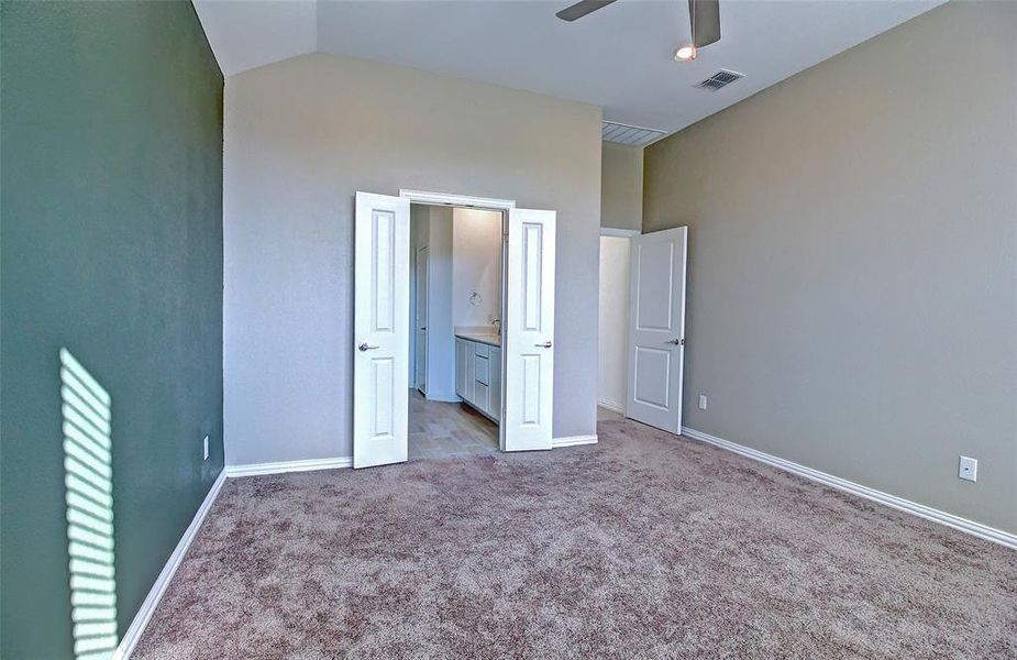 Spacious, unfurnished interior of a new home in Preserve at Honey Creek: Brookstone Collection, McKinney (Image 21).