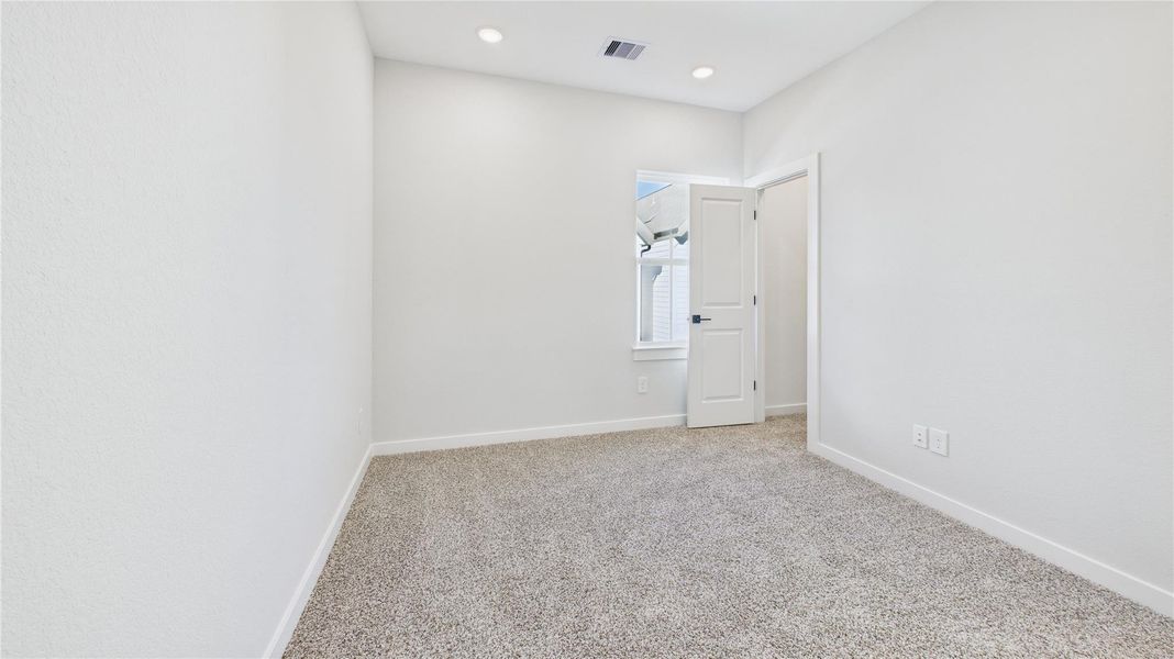 Spacious, unfurnished interior of a new home in , Houston (Image 32).