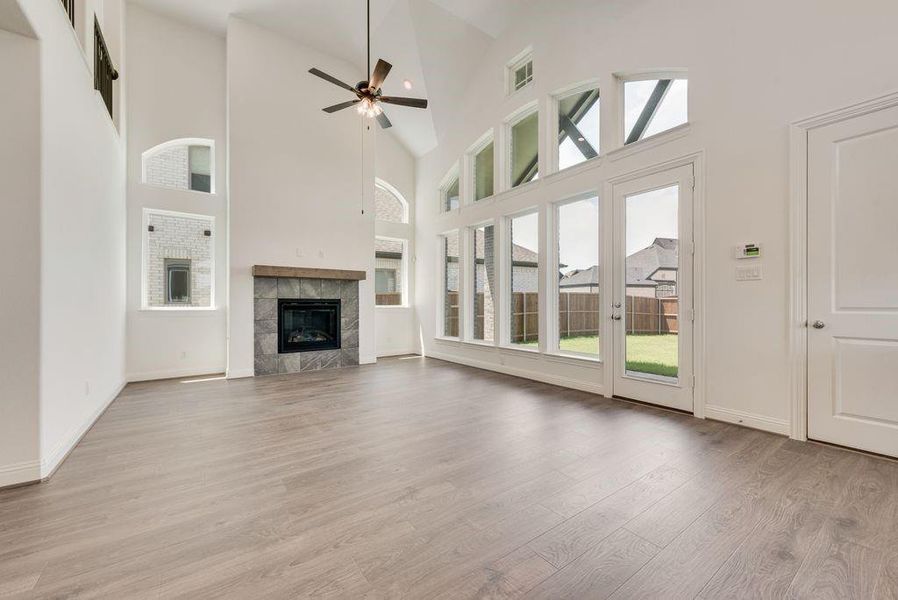 Spacious, unfurnished interior of a new home in Edgewater, Fate (Image 21).