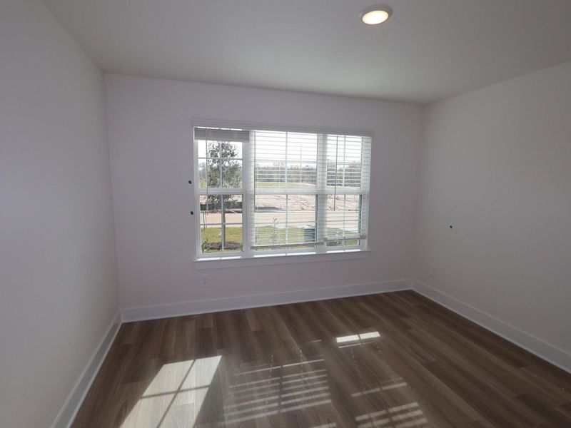 Spacious, unfurnished interior of a new home in Lone Star Landing, Montgomery (Image 28).
