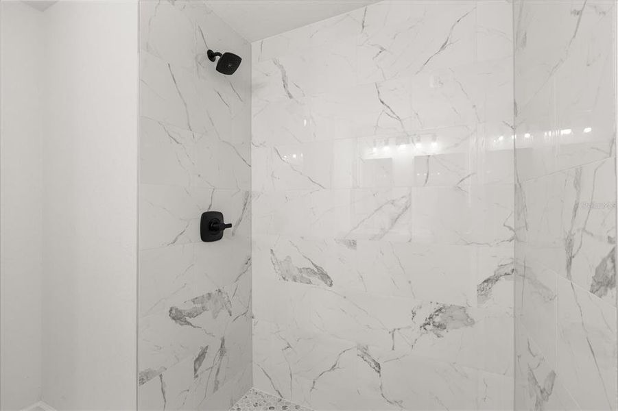 Close-up of interior finishes inside a home in , Dunnellon (Image 11).