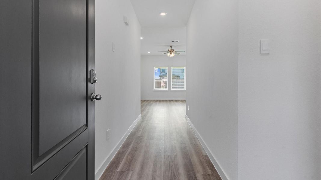 Spacious, unfurnished interior of a new home in Caldwell Crossing, Iowa Colony (Image 14). Spacious, unfurnished interior of a new home in Caldwell Crossing, Iowa Colony (Image 14).