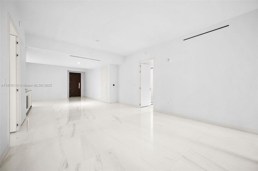 Spacious, unfurnished interior of a new home in , Miami (Image 16).