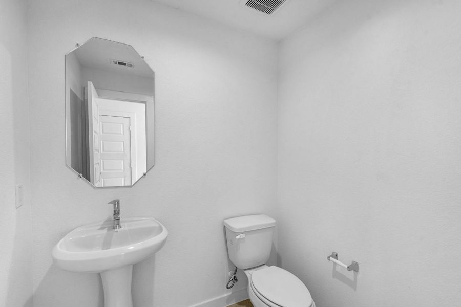 Furnished interior view inside a new home in Huntington Place, Rosharon (Image 6).